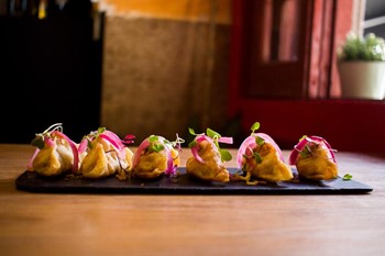  Crispy Chicken Gyozas and Sweetchili Mayo - Image 1